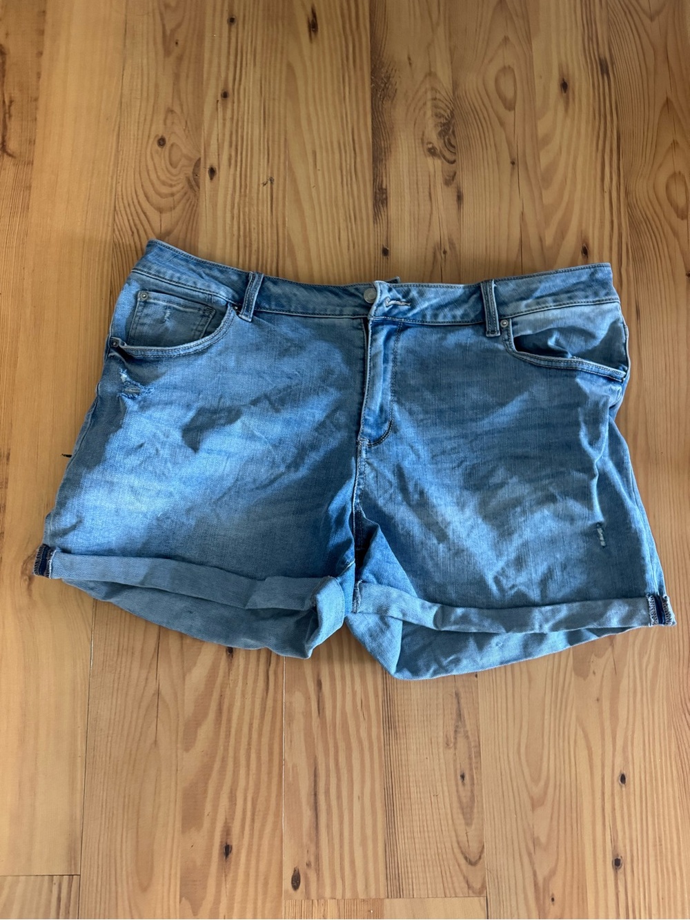 Time and Tru Light Blue Rolled-Hem Denim Shorts